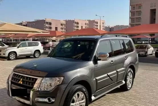 Использовал Mitsubishi Pajero Продается в Аль-Садд , Доха #7966 - 1  image 
